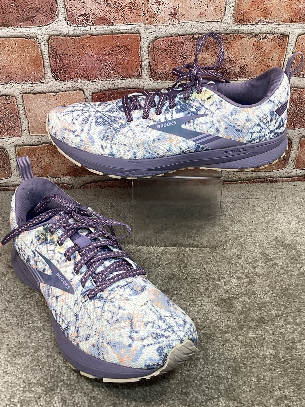 Brooks Revel 5 women’s running shoes sneakers size 9